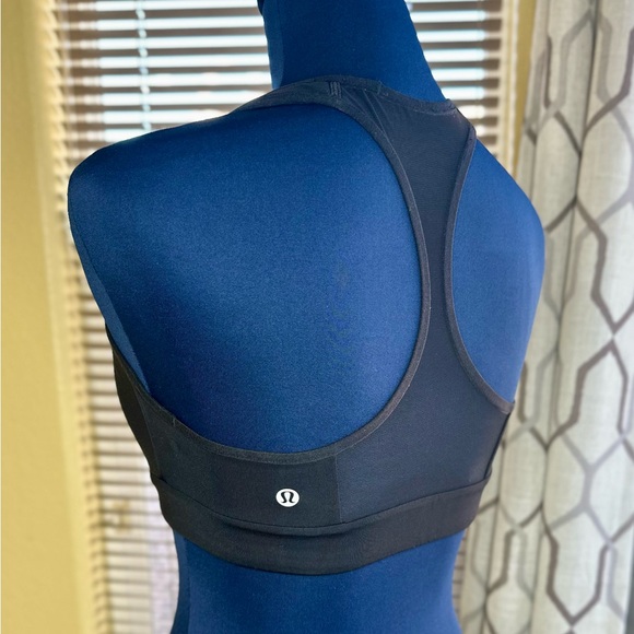 EUC Lululemon Black Racerback Sports Bra - Picture 8 of 10